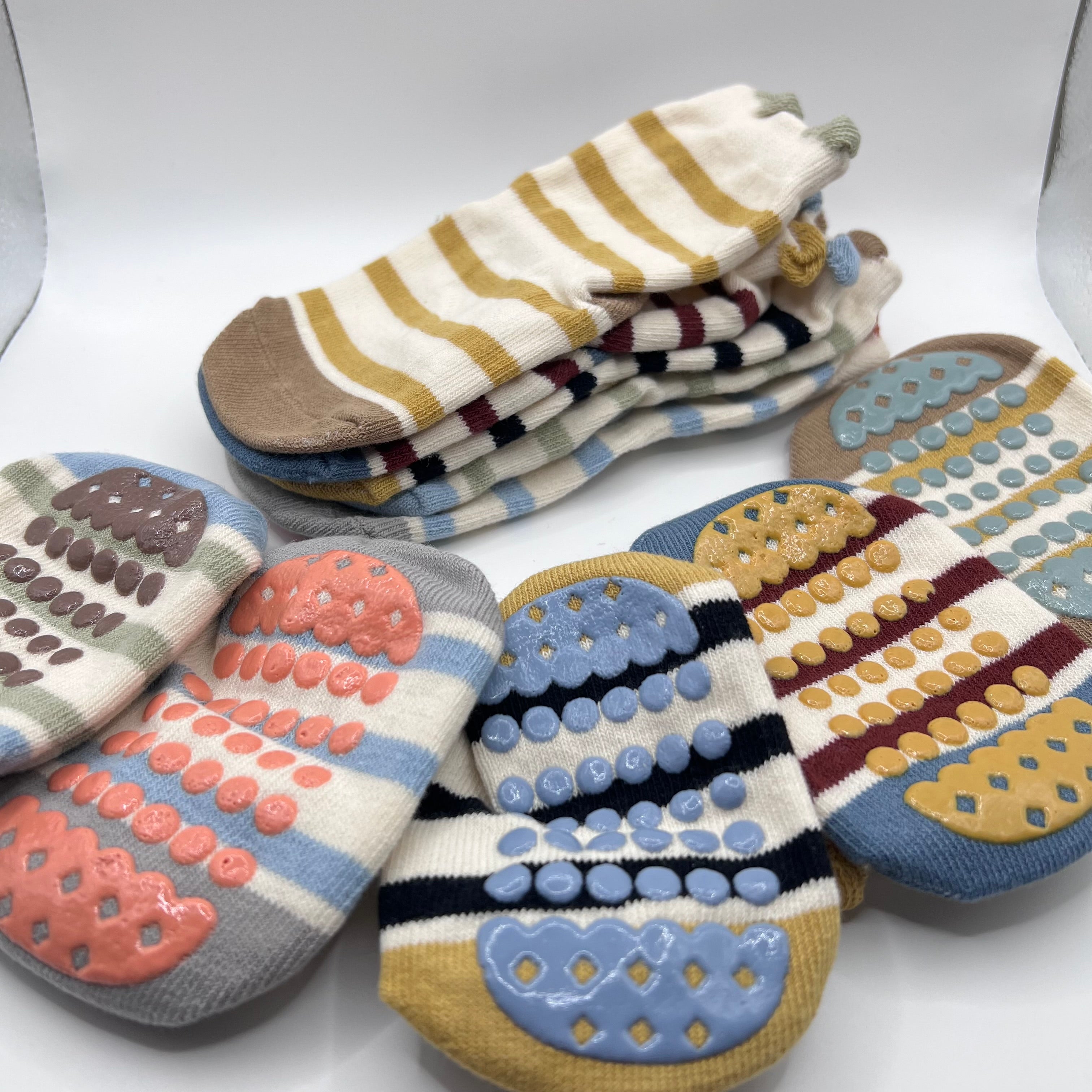 5 pairs of non slip socks