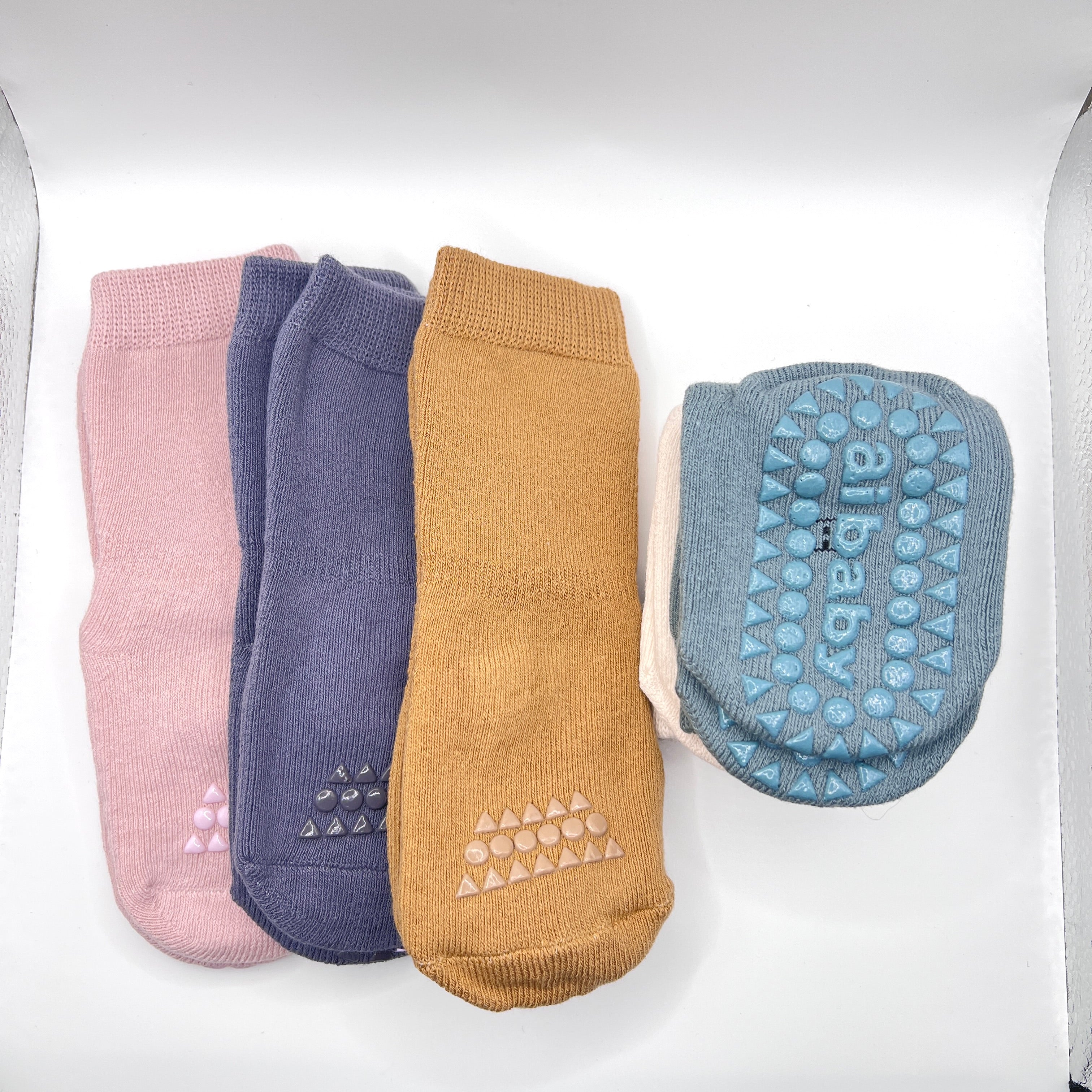 5pairs of non slip socks